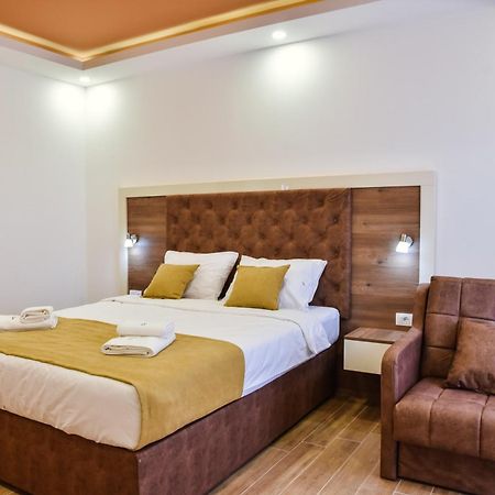 Heaven Lux Ulcinj Hotel Bagian luar foto