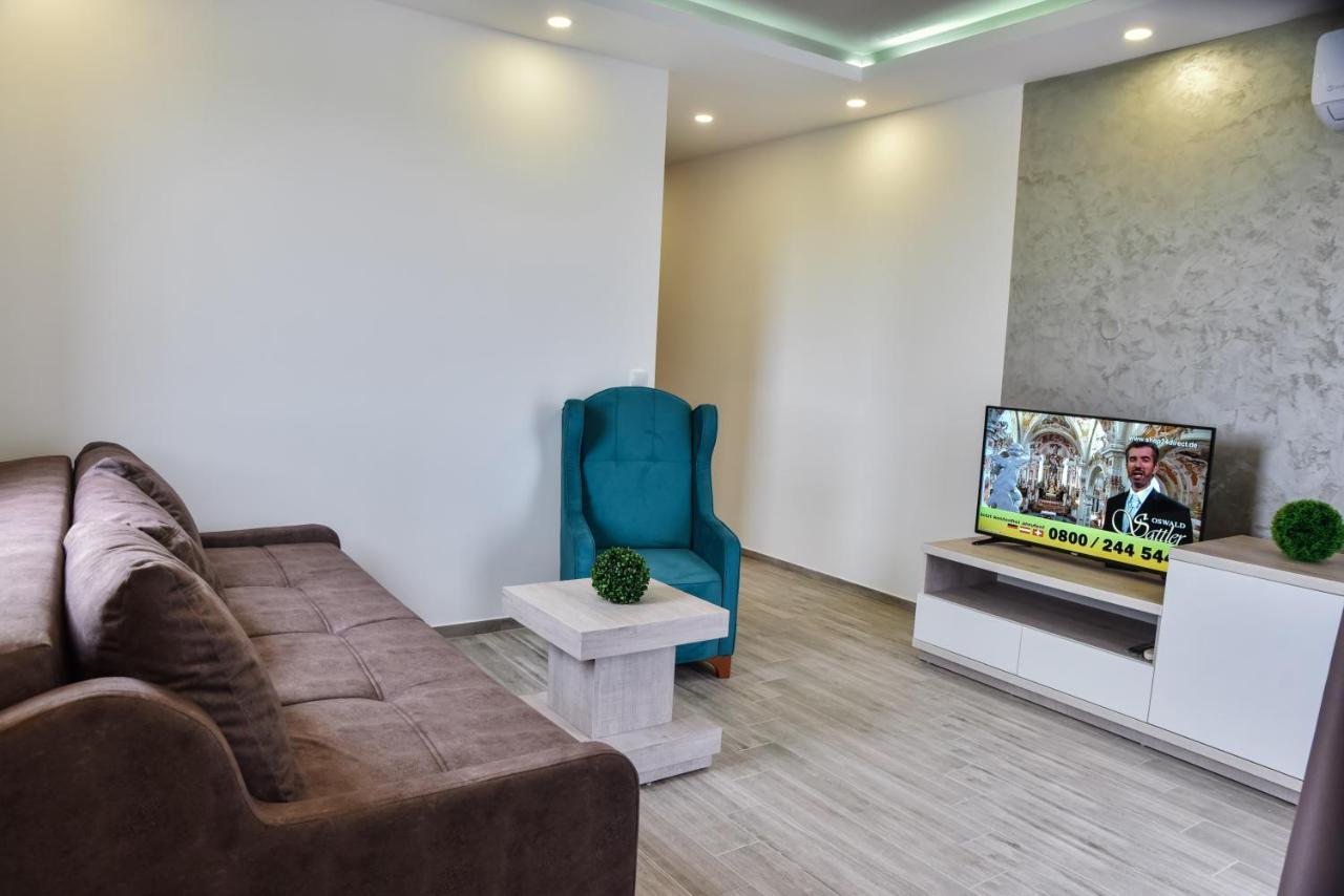 Heaven Lux Ulcinj Hotel Bagian luar foto