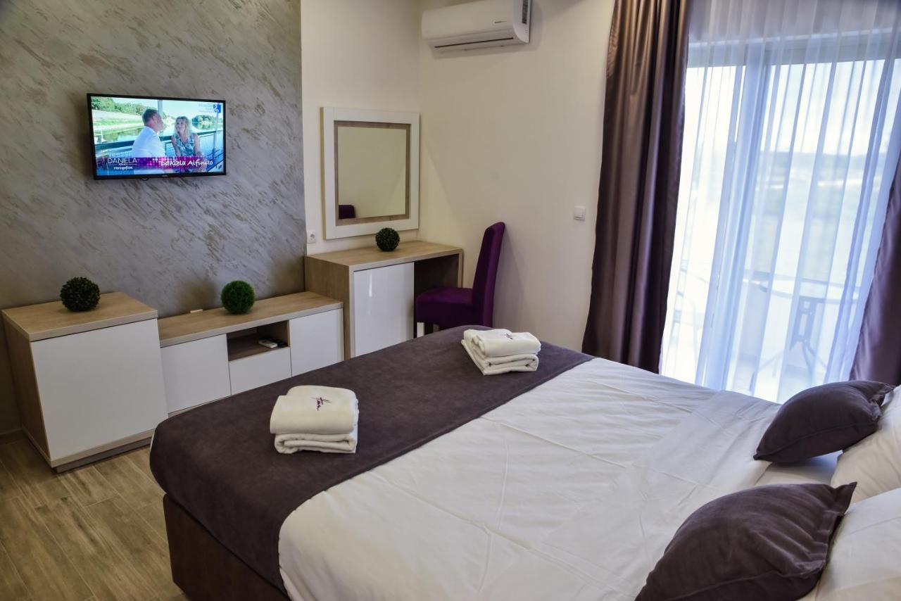 Heaven Lux Ulcinj Hotel Bagian luar foto