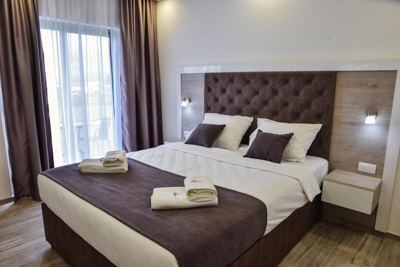 Heaven Lux Ulcinj Hotel Bagian luar foto