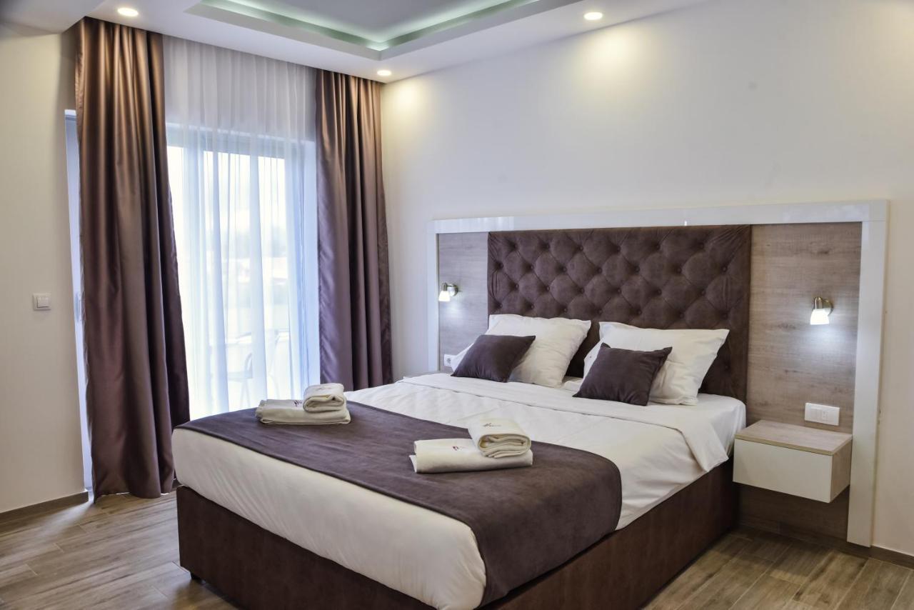 Heaven Lux Ulcinj Hotel Bagian luar foto