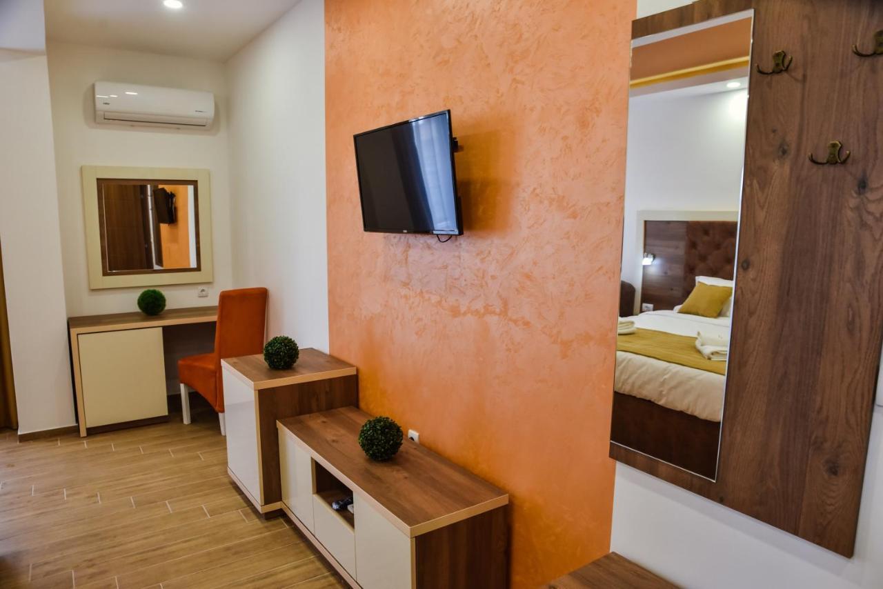 Heaven Lux Ulcinj Hotel Bagian luar foto
