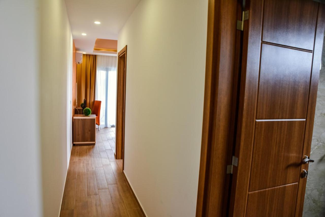 Heaven Lux Ulcinj Hotel Bagian luar foto