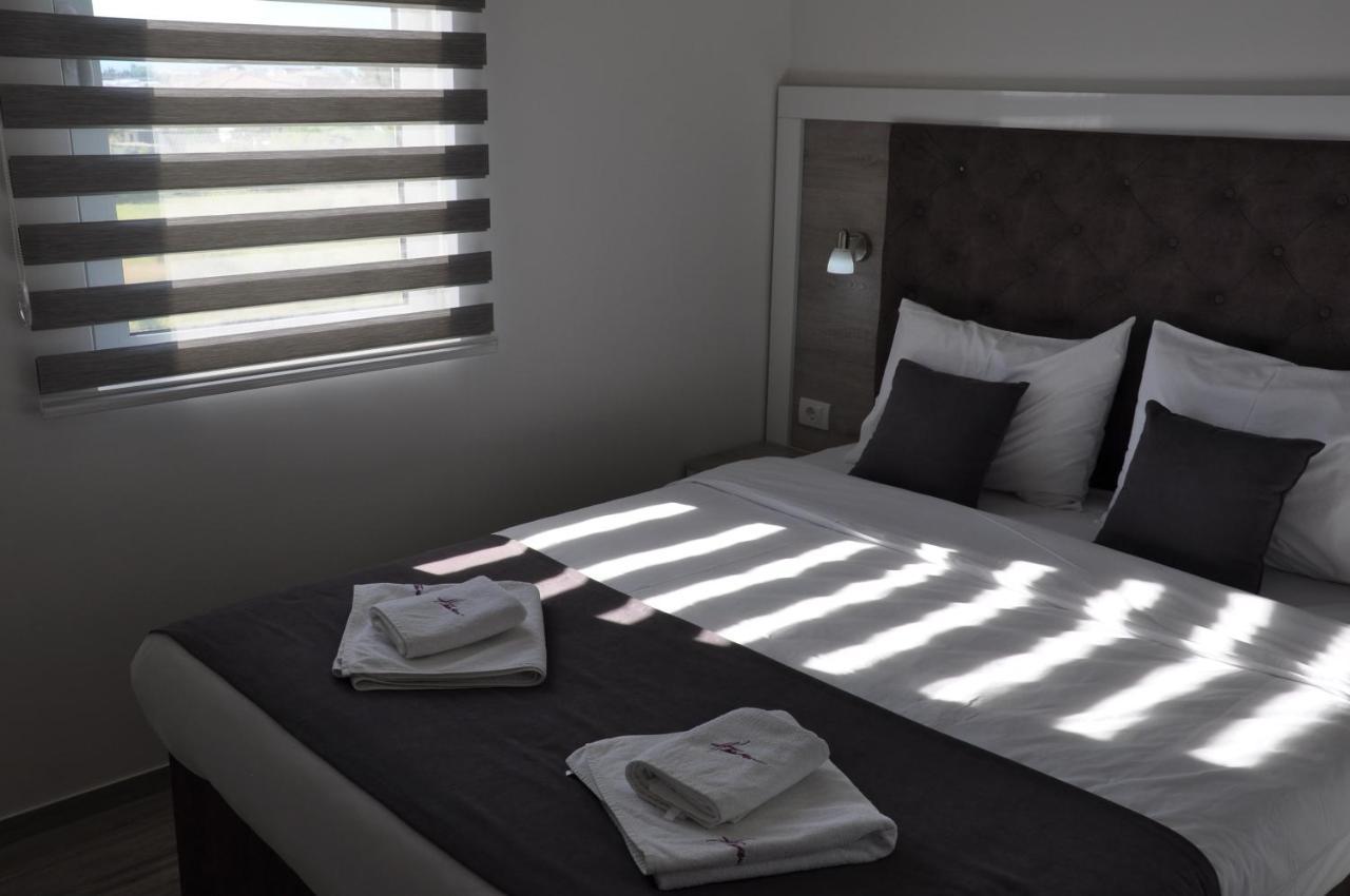 Heaven Lux Ulcinj Hotel Bagian luar foto
