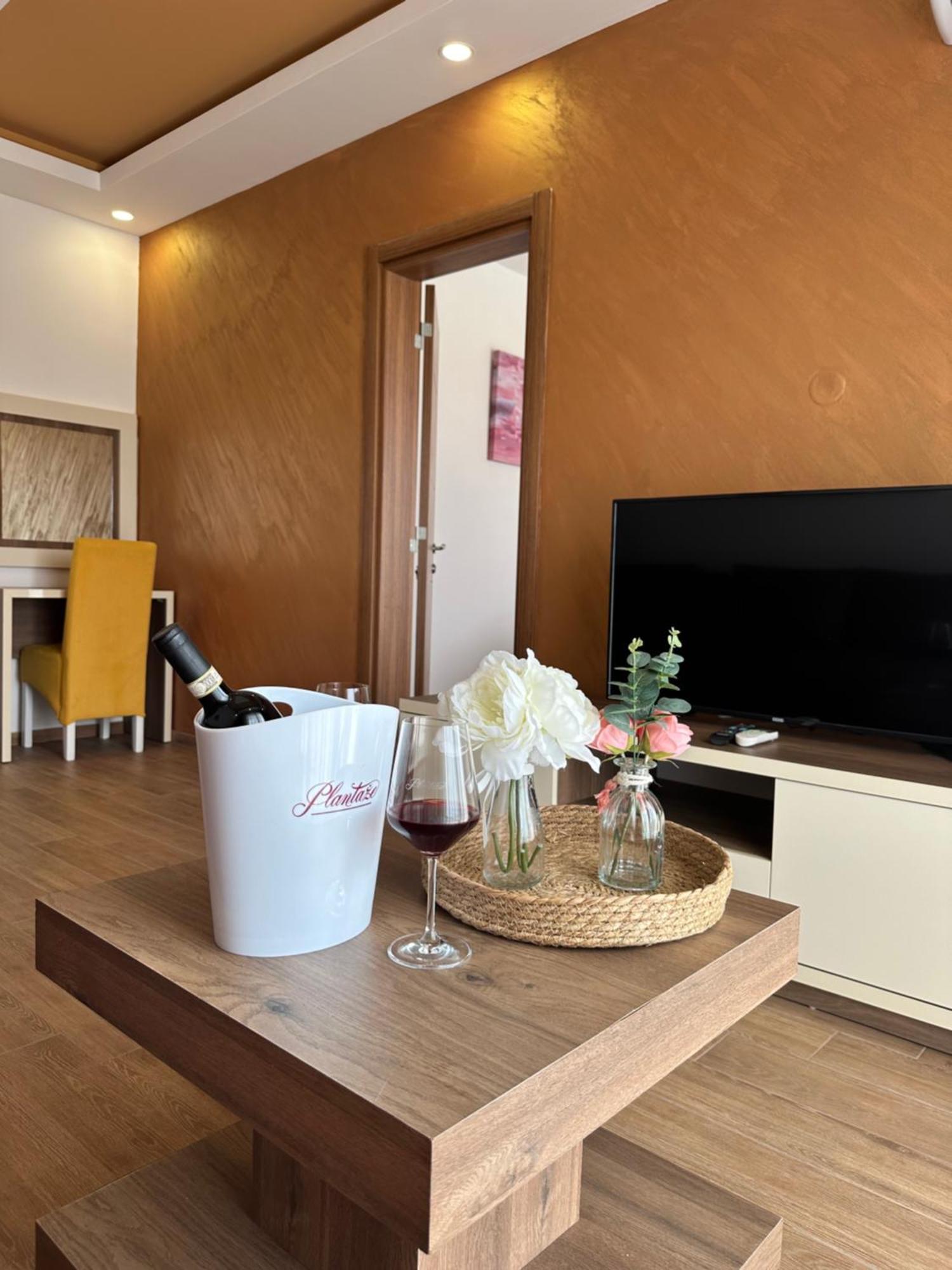 Heaven Lux Ulcinj Hotel Bagian luar foto