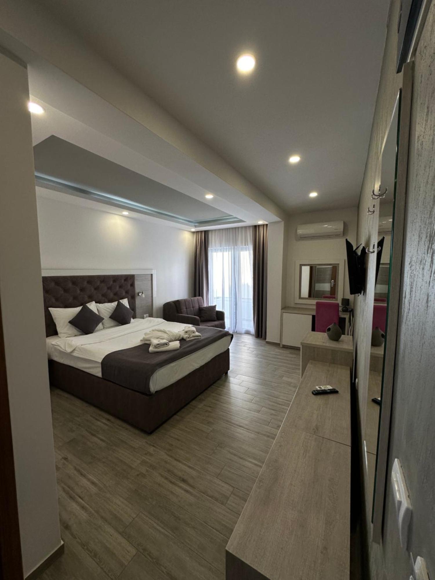 Heaven Lux Ulcinj Hotel Bagian luar foto
