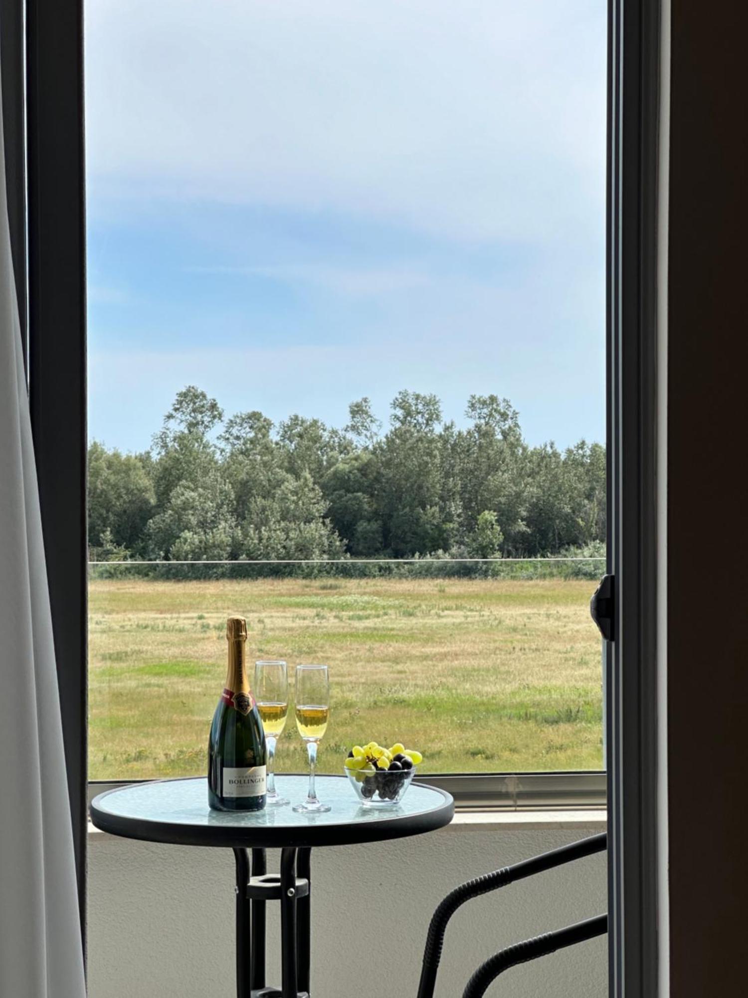 Heaven Lux Ulcinj Hotel Bagian luar foto