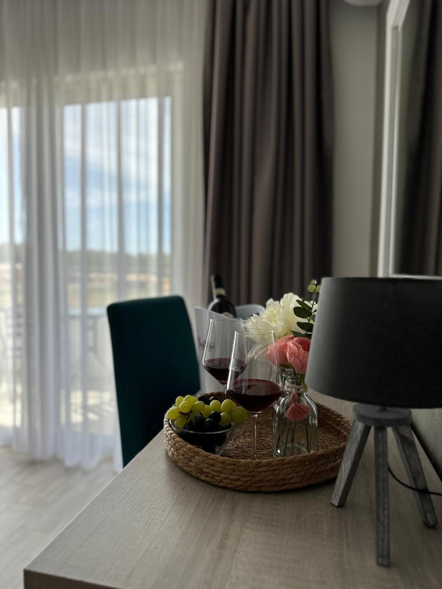 Heaven Lux Ulcinj Hotel Bagian luar foto
