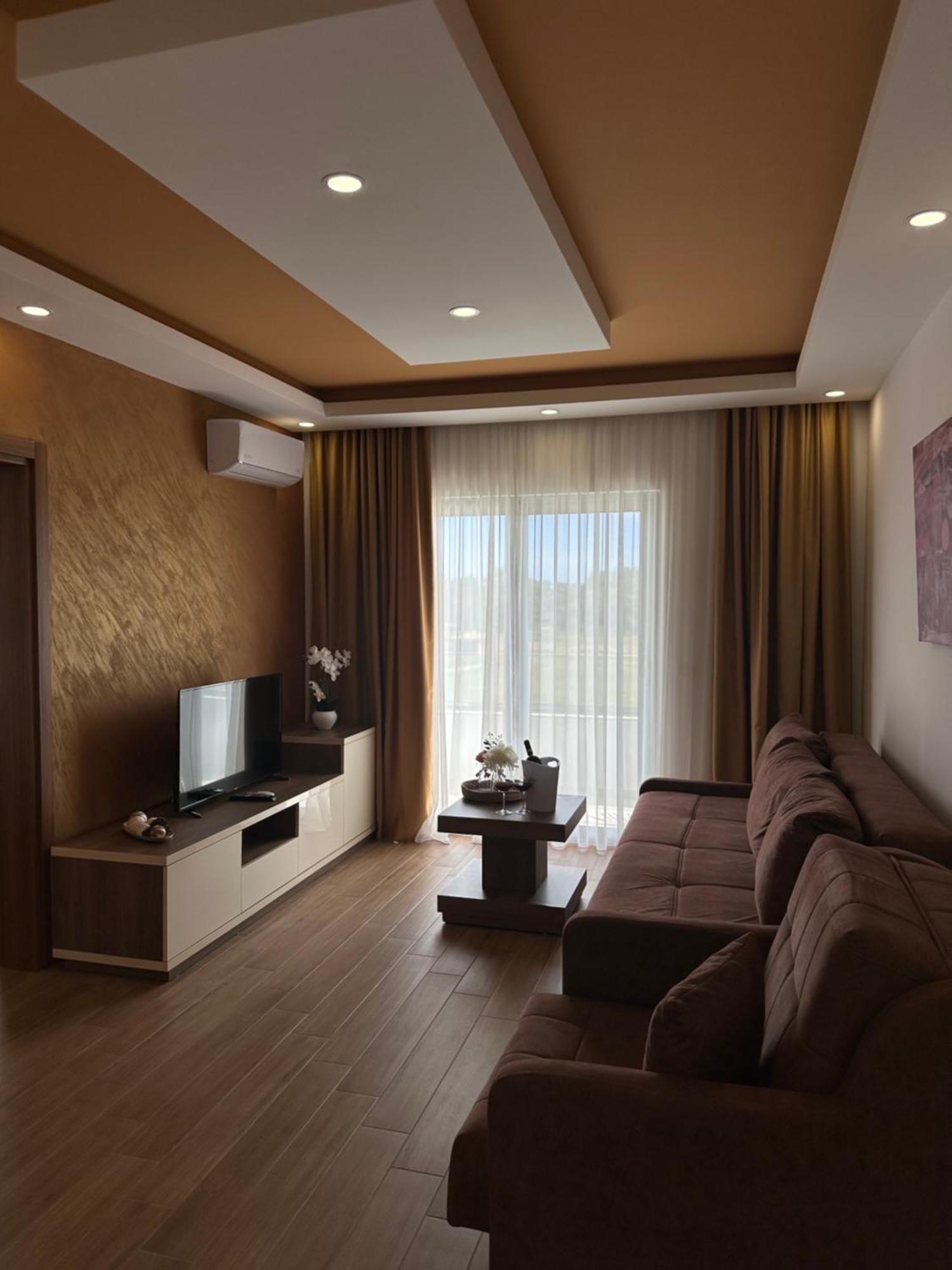 Heaven Lux Ulcinj Hotel Bagian luar foto